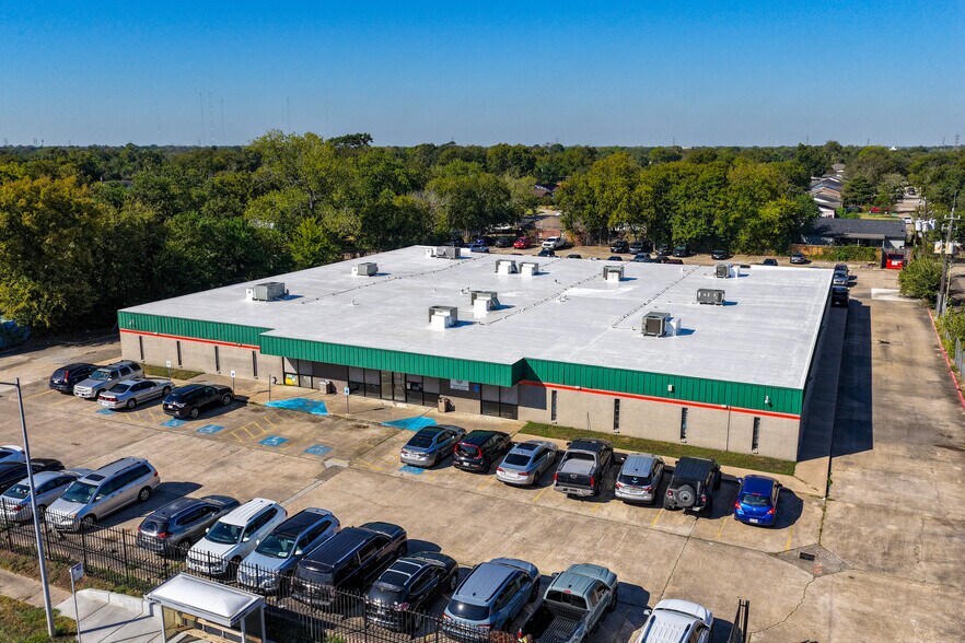 Primary Photo Of 13838 Buffalo Speedway, Houston Office For Sale