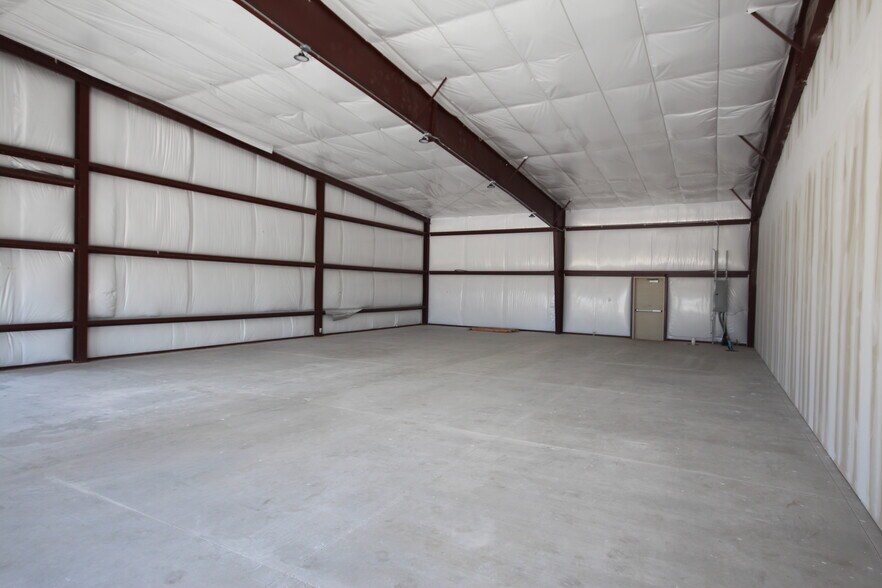 More Photos Of 900 Meriweather St, Okmulgee Freestanding For Lease