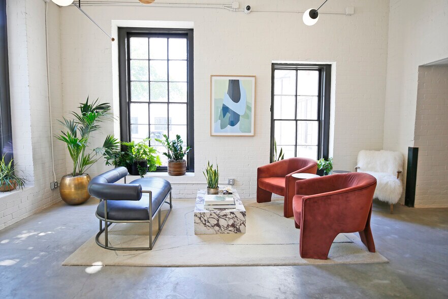 More Photos Of 611 W 22nd St, Houston Loft Creative Space For Lease