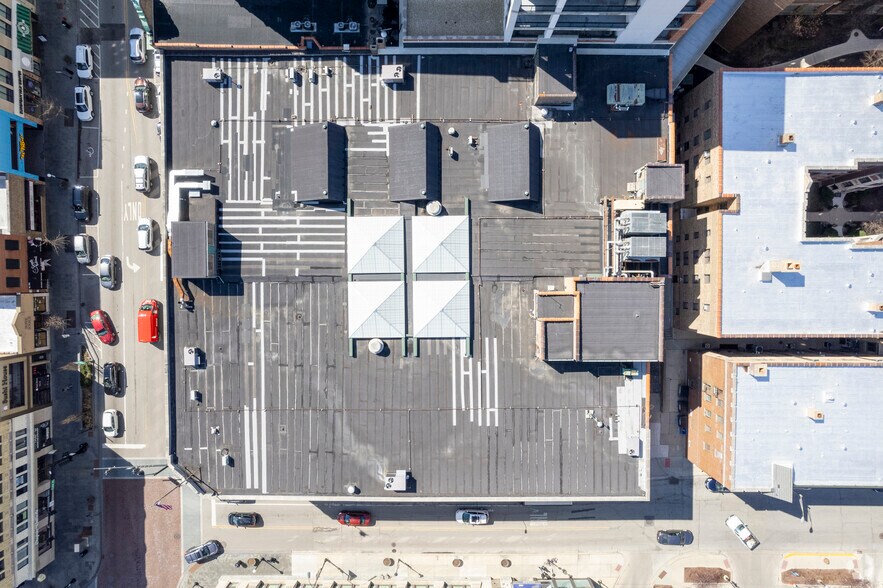 More Photos Of 1100 Lake St, Oak Park Medical For Lease