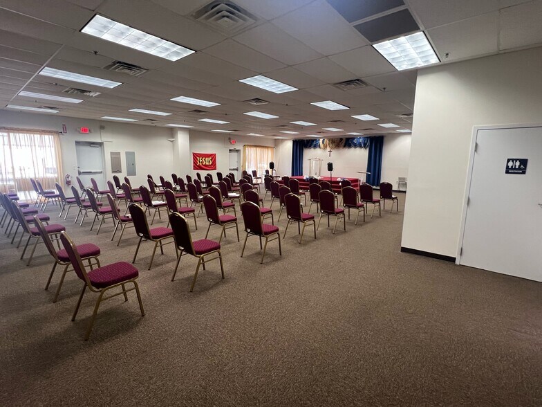 More Photos Of 18 Shea Way, Newark Light Distribution For Lease