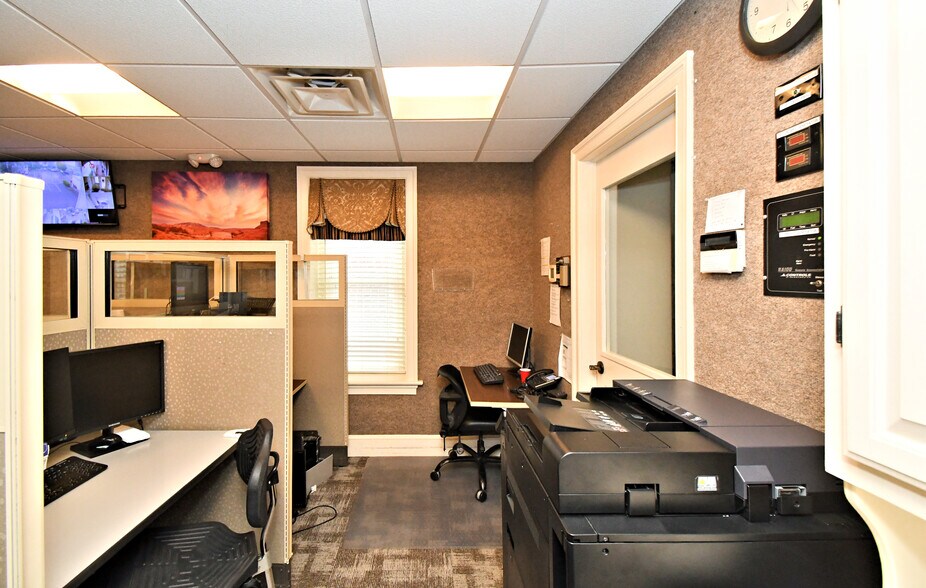 More Photos Of 206 N Main St, Souderton Freestanding For Sale