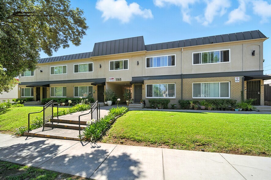 More Photos Of 1165 Thompson Ave, Glendale Apartments For Sale