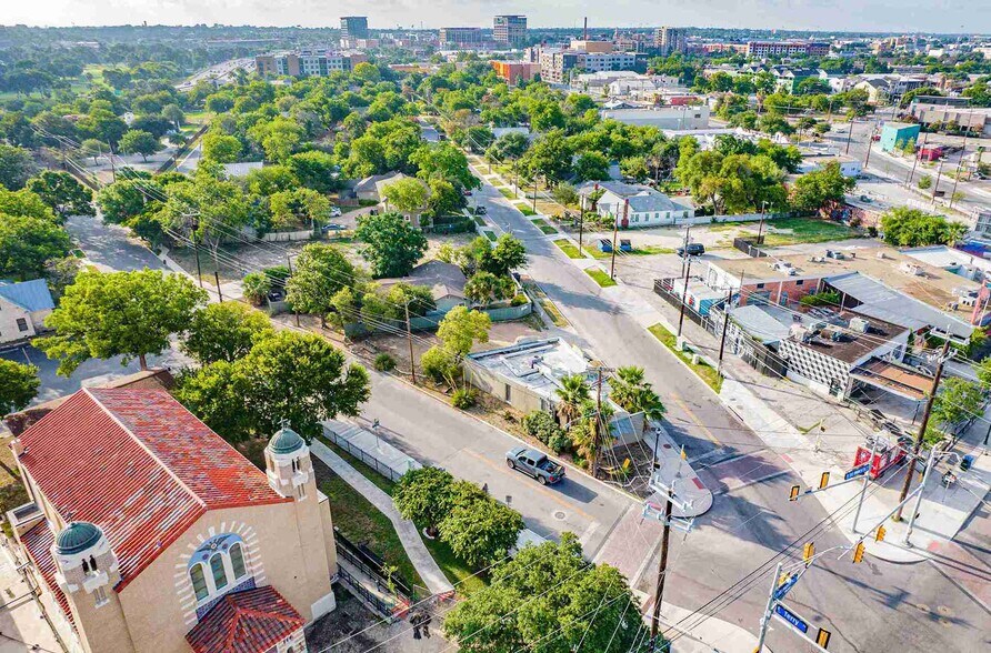 More Photos Of 601 E Ashby Pl, San Antonio Restaurant For Lease