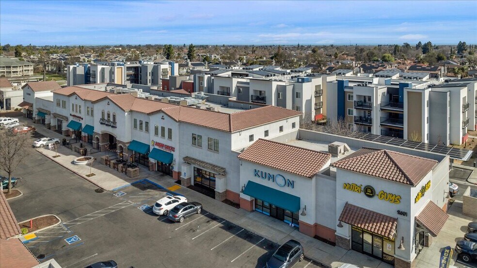 More Photos Of 2601 N 11th Ave, Hanford Storefront Retail Office For Lease
