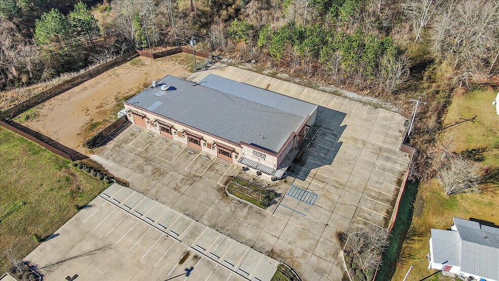 More Photos Of 15 Jackson Cir, Florence Restaurant For Sale