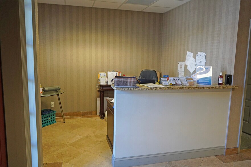 More Photos Of 483 Montgomery Rd, Altamonte Springs Office For Sale