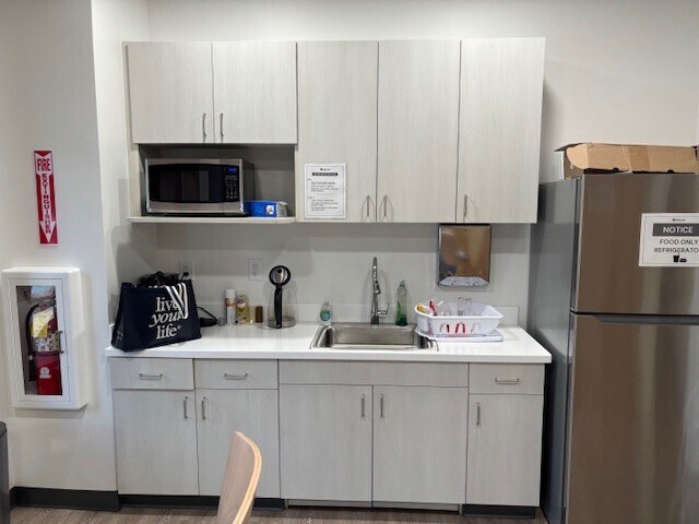 More Photos Of 8480 Holcomb Bridge Rd, Alpharetta Freestanding For Sale