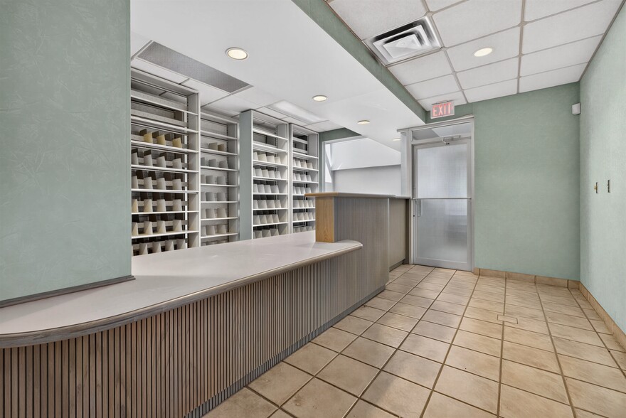 More Photos Of 3405 Rhodes Dr, Windsor Medical For Lease