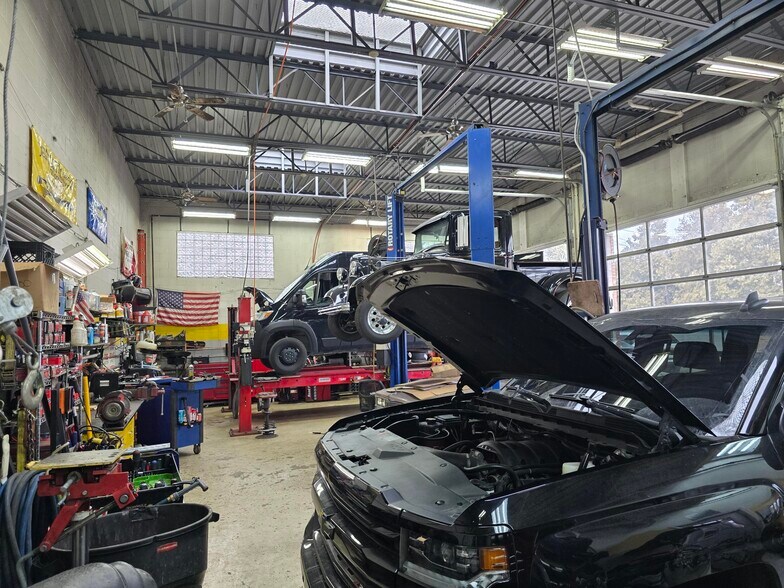 More Photos Of 3212 Harlem Ave, Riverside Auto Repair For Sale