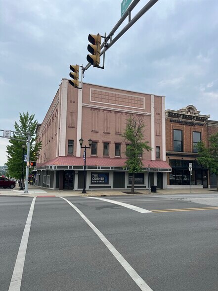 More Photos Of 102 Lincolnway E, Mishawaka Storefront For Lease