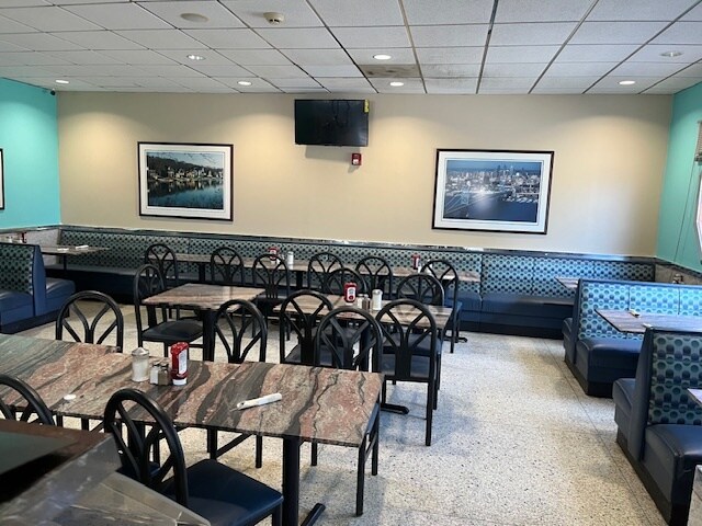 More Photos Of 51 Industrial Hwy, Essington Restaurant For Lease