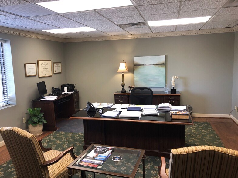 More Photos Of 3815 Interstate Ct, Montgomery Office For Sale