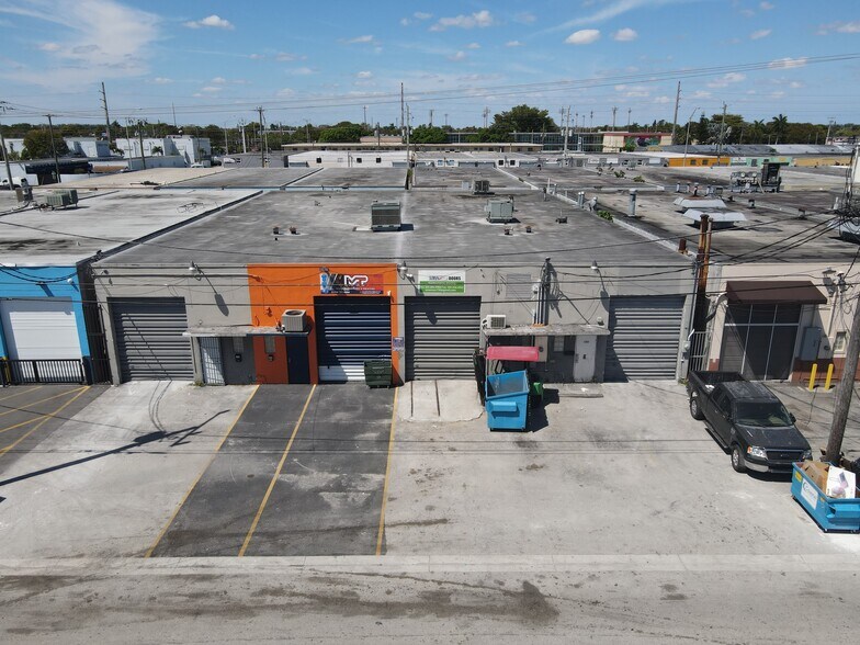 More Photos Of 573-583 W 27th St, Hialeah Warehouse For Sale