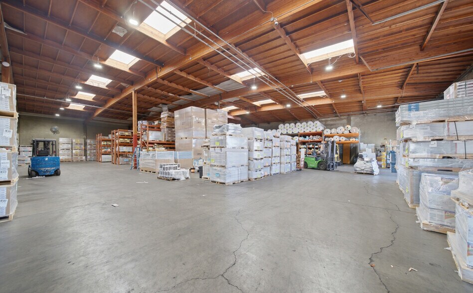 More Photos Of 1121 N Red Gum St, Anaheim Warehouse For Lease