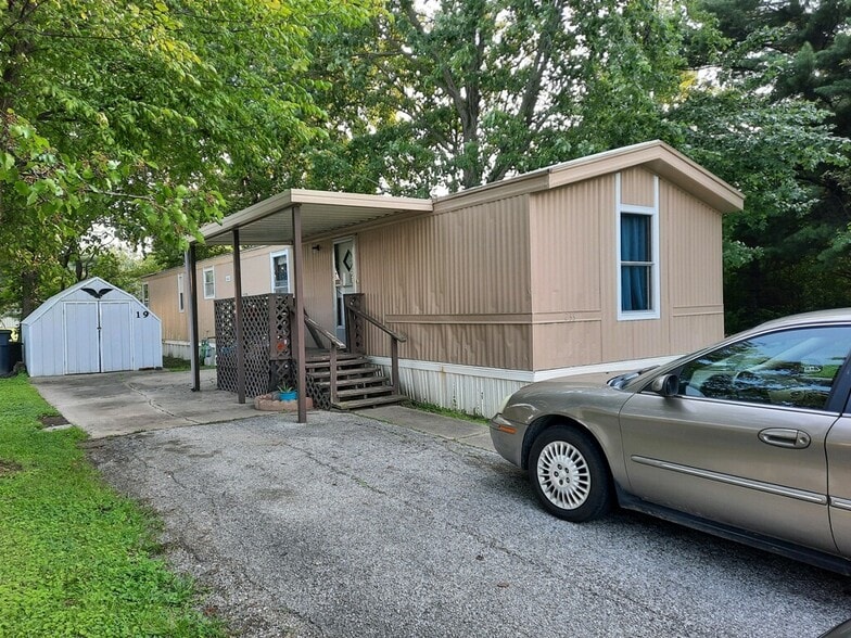 More Photos Of 321 N All Seasons Rd, Geff Manufactured Housing Mobile Home Park For Sale