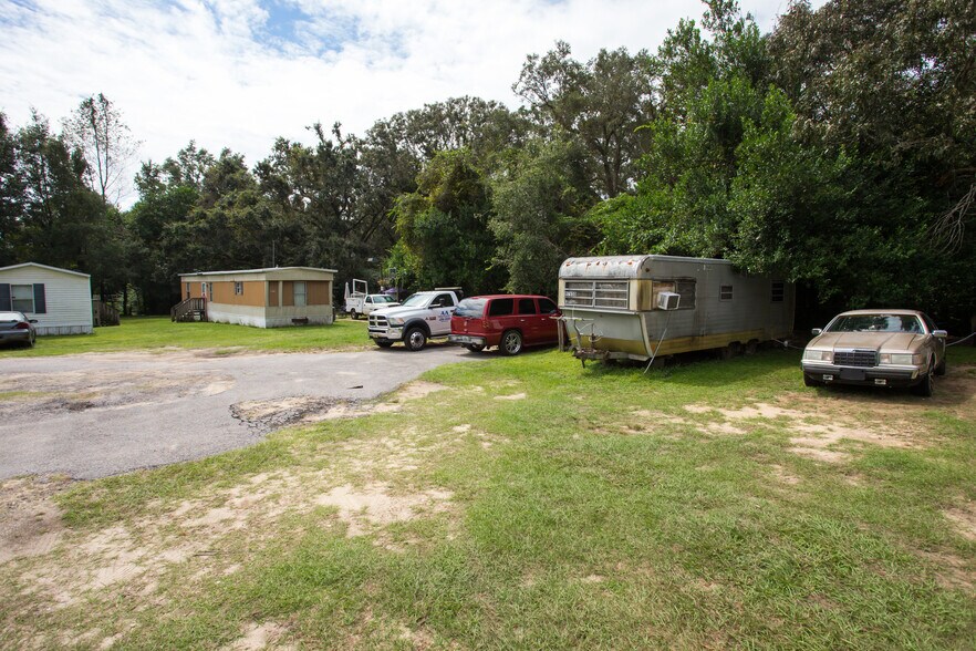 More Photos Of 9771 Guidy Ln, Pensacola Manufactured Housing Mobile Home Park For Sale