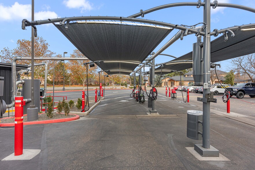 More Photos Of 10592 W State St, Boise Carwash For Sale