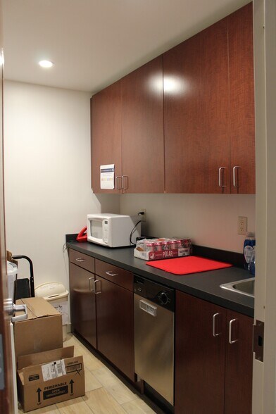 More Photos Of 5193 W Woodmill Dr, Wilmington Office For Sale
