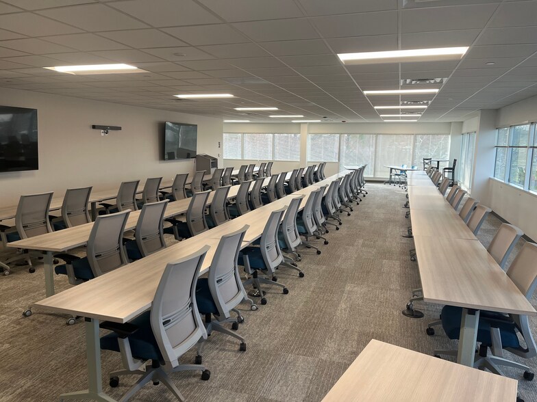 More Photos Of 240 Gibraltar Rd, Horsham Township Office For Lease