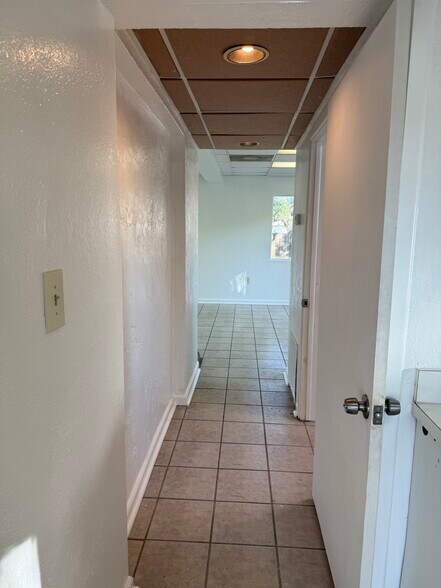 More Photos Of 1013 Park Ct, Safety Harbor Office For Lease