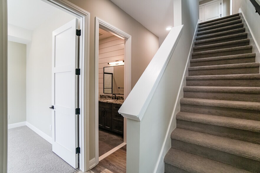 More Photos Of 244 Vester St, Ferndale Apartments For Sale