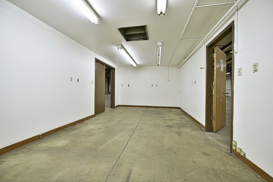 More Photos Of 1744 Forrest Way, Carson City Manufacturing For Sale