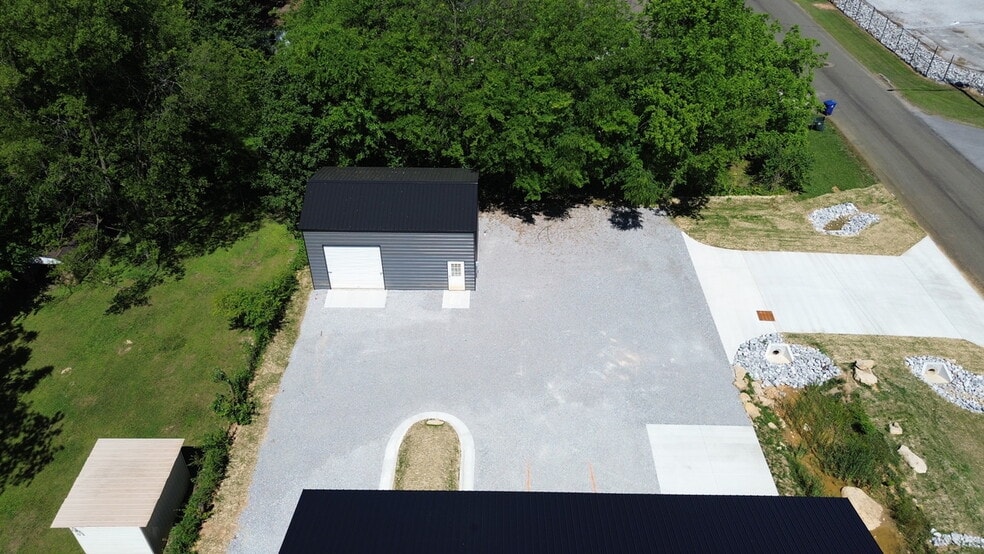 More Photos Of 3119 N Hawthorne St, Chattanooga Mixed Retail For Lease