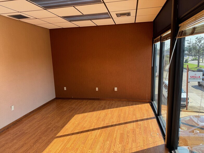 More Photos Of 4425 Clearview Pky, Metairie Office For Lease
