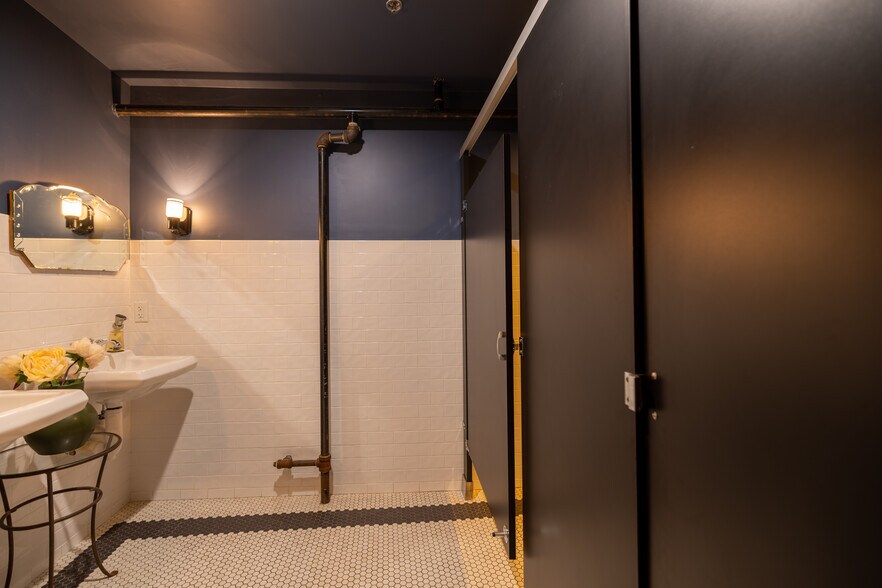 More Photos Of 743 Haywood Rd, Asheville Restaurant For Sale