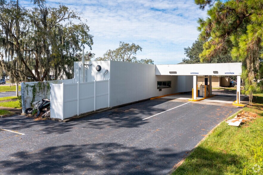 More Photos Of 110 W Bloomingdale Ave, Brandon Bank For Lease