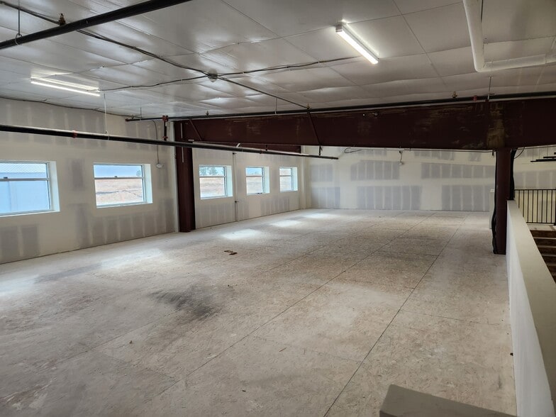 More Photos Of 1109 Southgate Dr, Windsor Industrial For Lease