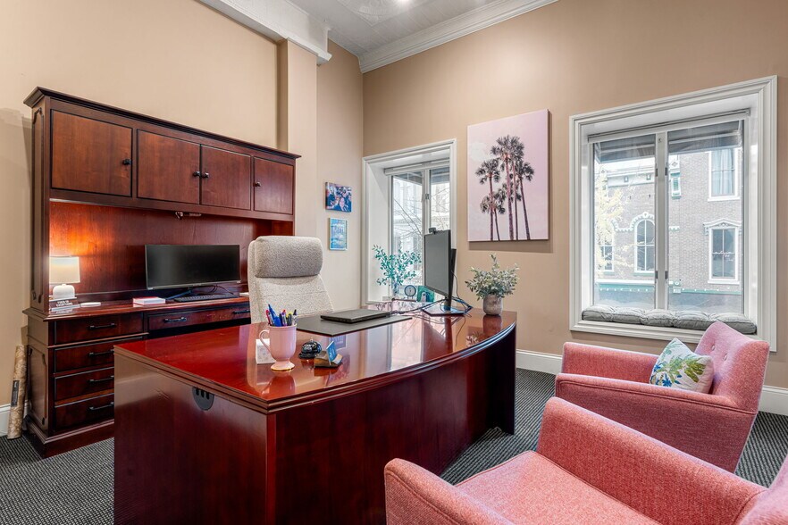 More Photos Of 222 Pearl St, New Albany Office Residential For Lease