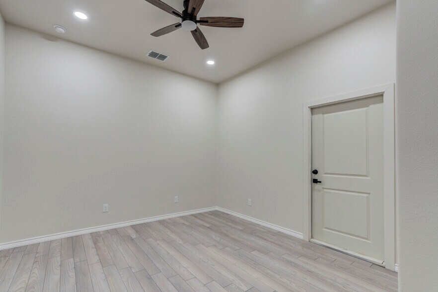 More Photos Of MLK between 98th & 114th, Lubbock Industrial For Sale