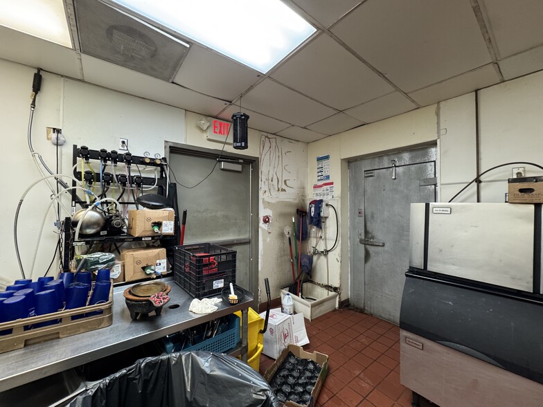 More Photos Of 2070 S Koeller St, Oshkosh Restaurant For Sale
