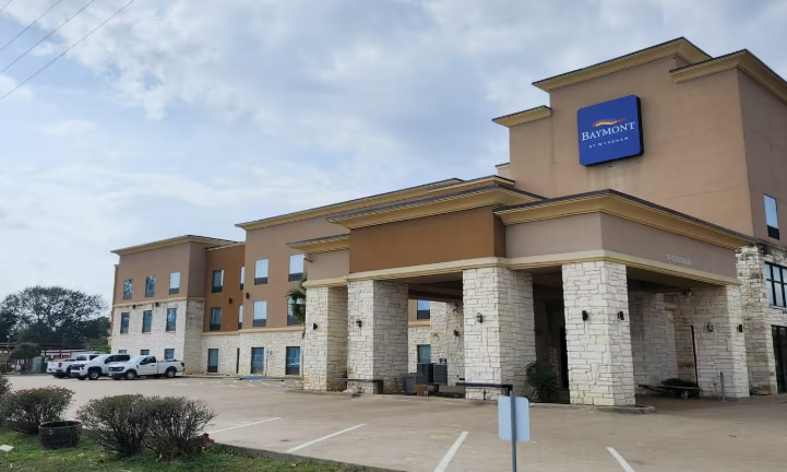 Primary Photo Of 120 S Main St, Jewett Hotel For Sale