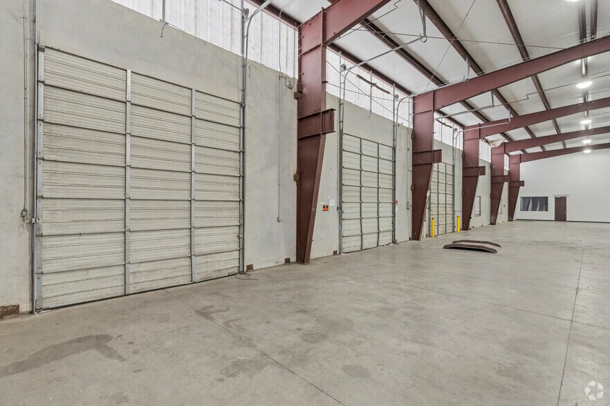 More Photos Of 7425 Major St, Houston Warehouse For Lease