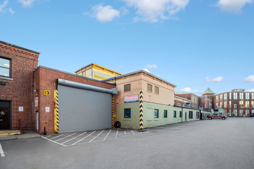 More Photos Of 725 Southbridge St, Worcester Warehouse For Lease