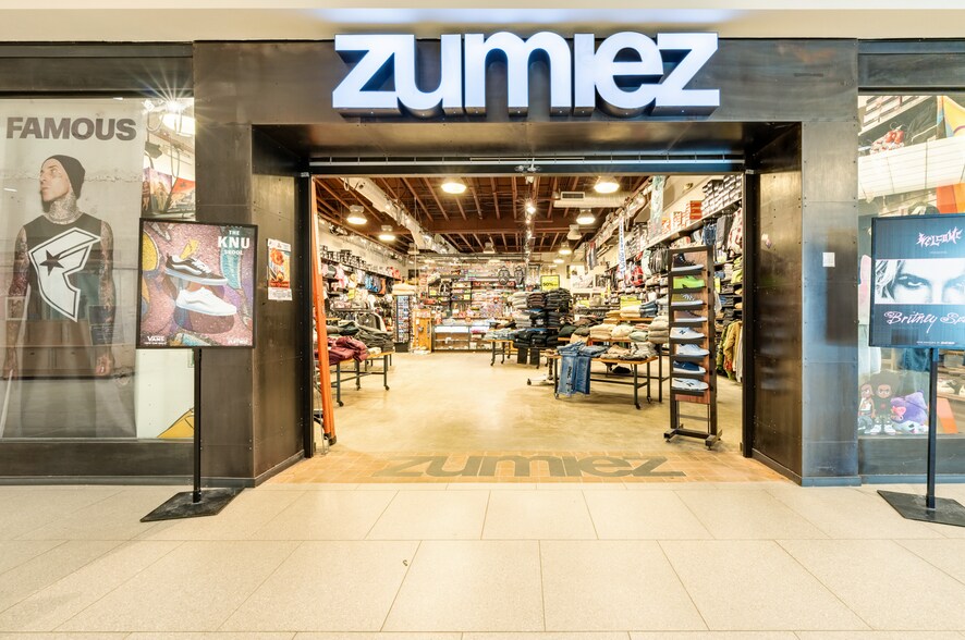 More Photos Of 24-44 College Rd, Fairbanks Freestanding For Sale