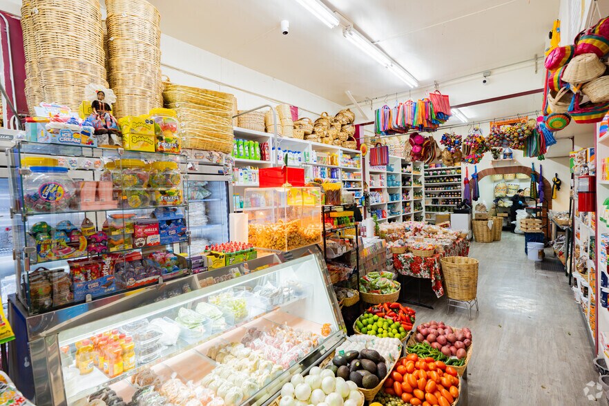 More Photos Of 3072-3084 W Pico Blvd, Los Angeles Storefront For Sale