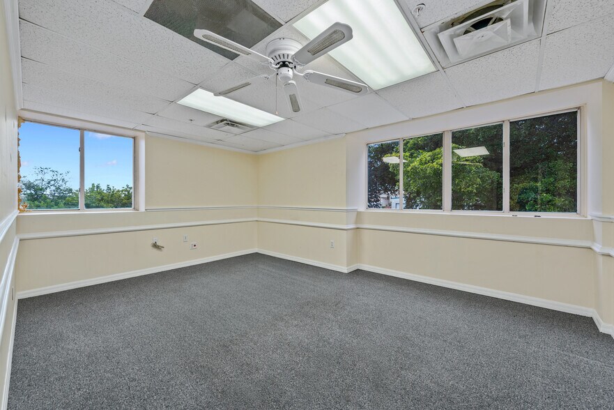 More Photos Of 2221 Corporation Blvd, Naples Light Manufacturing For Sale