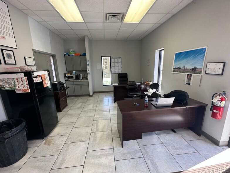 More Photos Of 4111 S County Road 1297, Odessa Warehouse For Lease