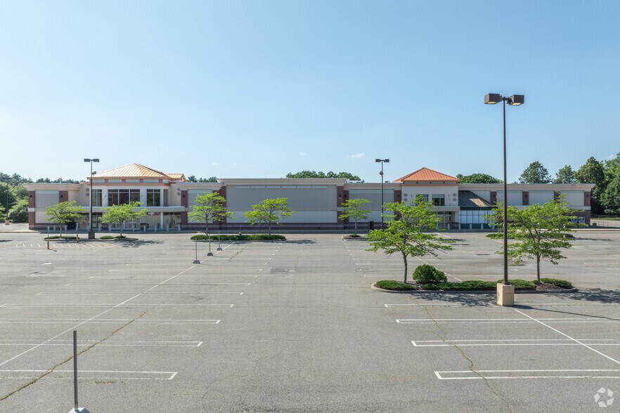 More Photos Of 341 Plymouth St, Halifax General Retail For Sale