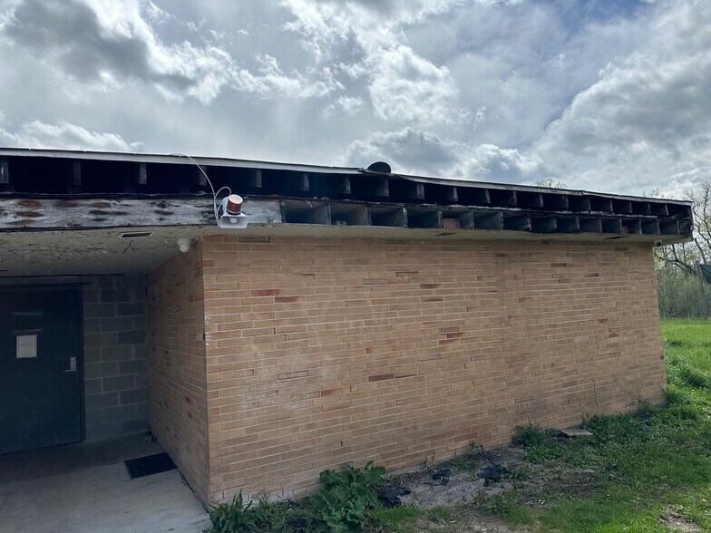 More Photos Of 1711 Banner Rd, Saginaw Industrial For Sale