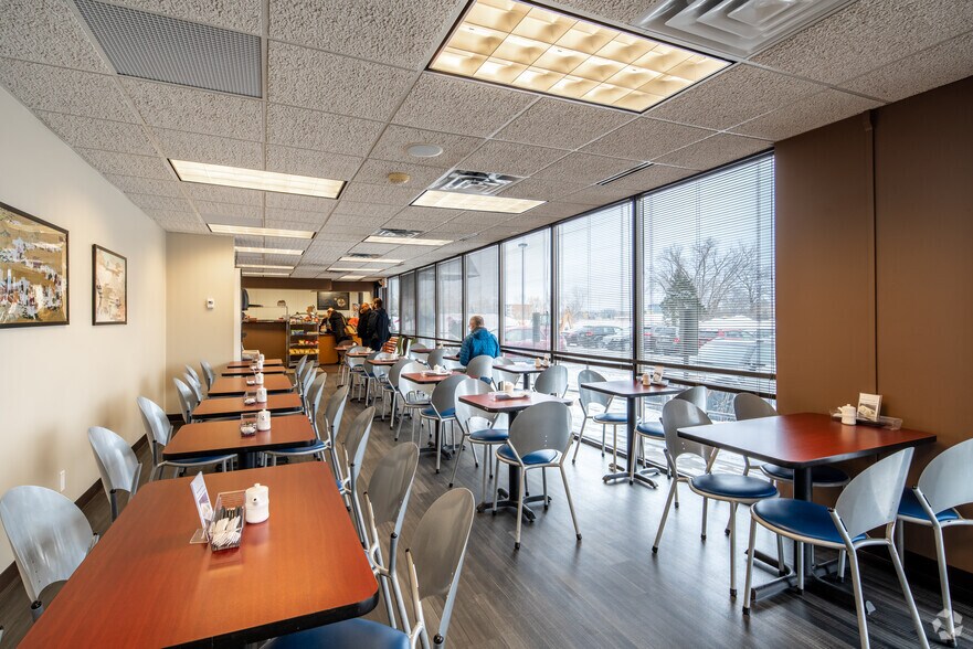 More Photos Of 7401 Metro Blvd, Edina Office For Lease
