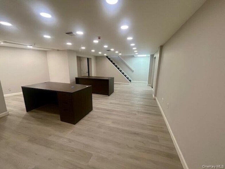 More Photos Of 11628 Myrtle Ave, Richmond Hill Office For Lease