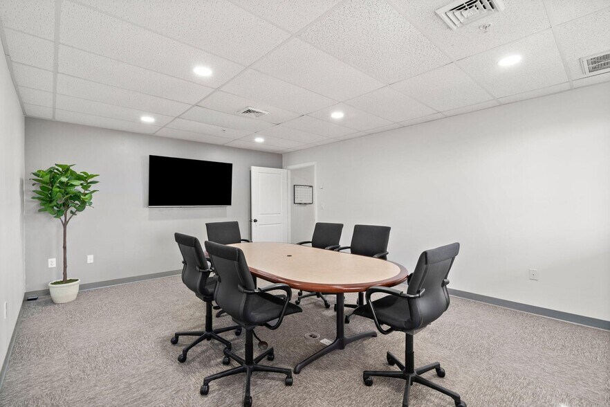 More Photos Of 19 Bridge St, Kittery Coworking Space