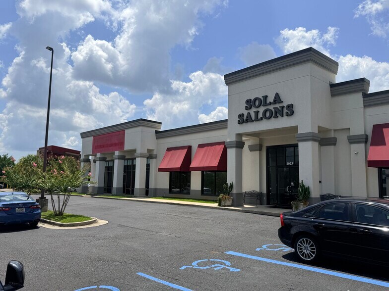 More Photos Of 4019-4023 Airport Blvd, Mobile Storefront For Lease