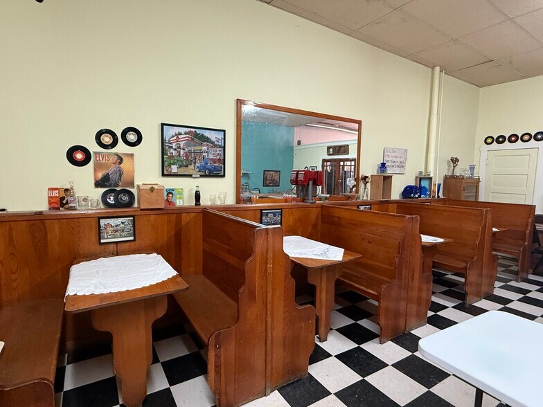 More Photos Of 218 Commercial Ave, Wallace Hotel For Sale