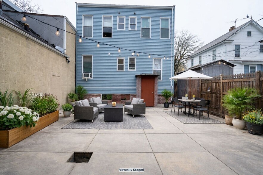 More Photos Of 7037 72nd Pl, Glendale Apartments For Sale